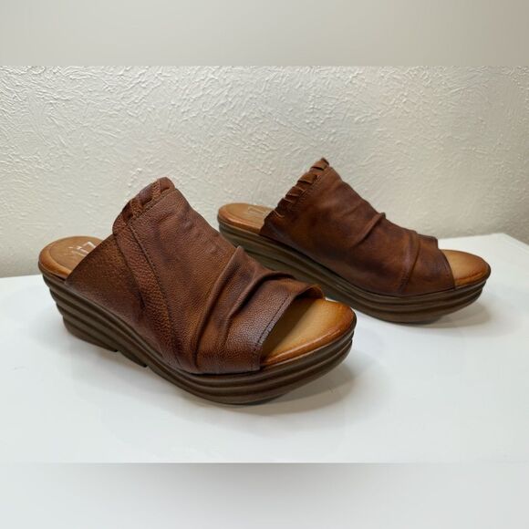 Miz Mooz Leather Slide Wedges Sandals Abbie Brandy, Size 38 (US 7.5) - Picture 3 of 8